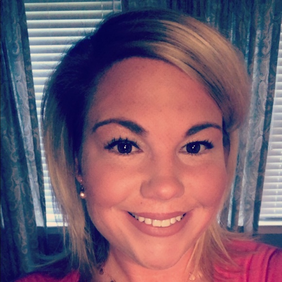 Meet your Posher, Sara - Picture 2 of 8